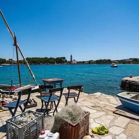 Apartment Mit Terrasse, Grill, Garten Und Meerblick