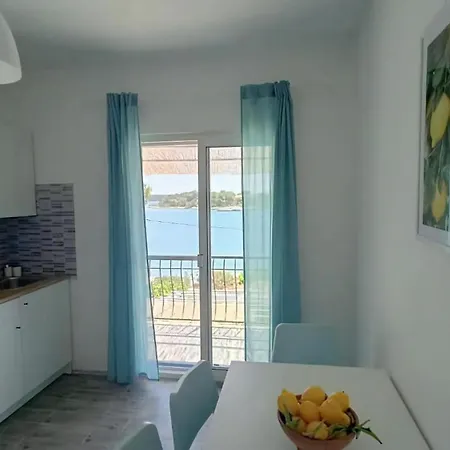 Apartment Mit Terrasse, Grill, Garten Und Meerblick *
