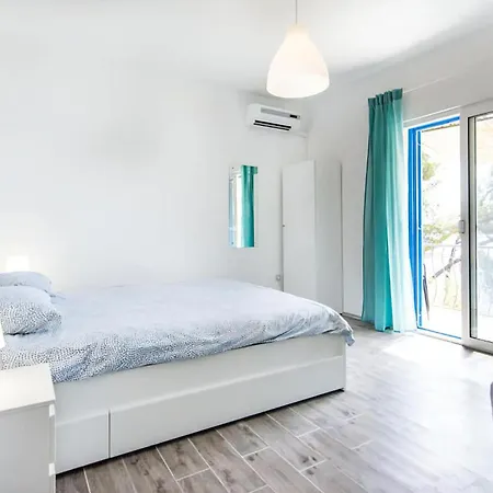 Mit Terrasse, Grill, Garten Und Meerblick Apartment Pašman