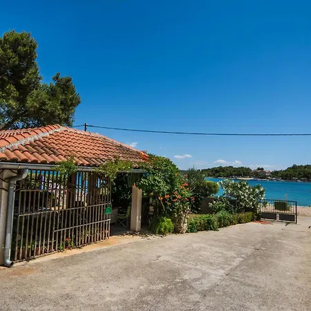 Mit Terrasse, Grill, Garten Und Meerblick Pašman